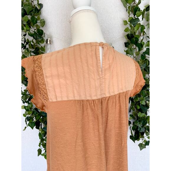 Hem & Thread Orange Ruffled Short Sleeve Top Keyhole Back Women's size Medium - Picture 8 of 10